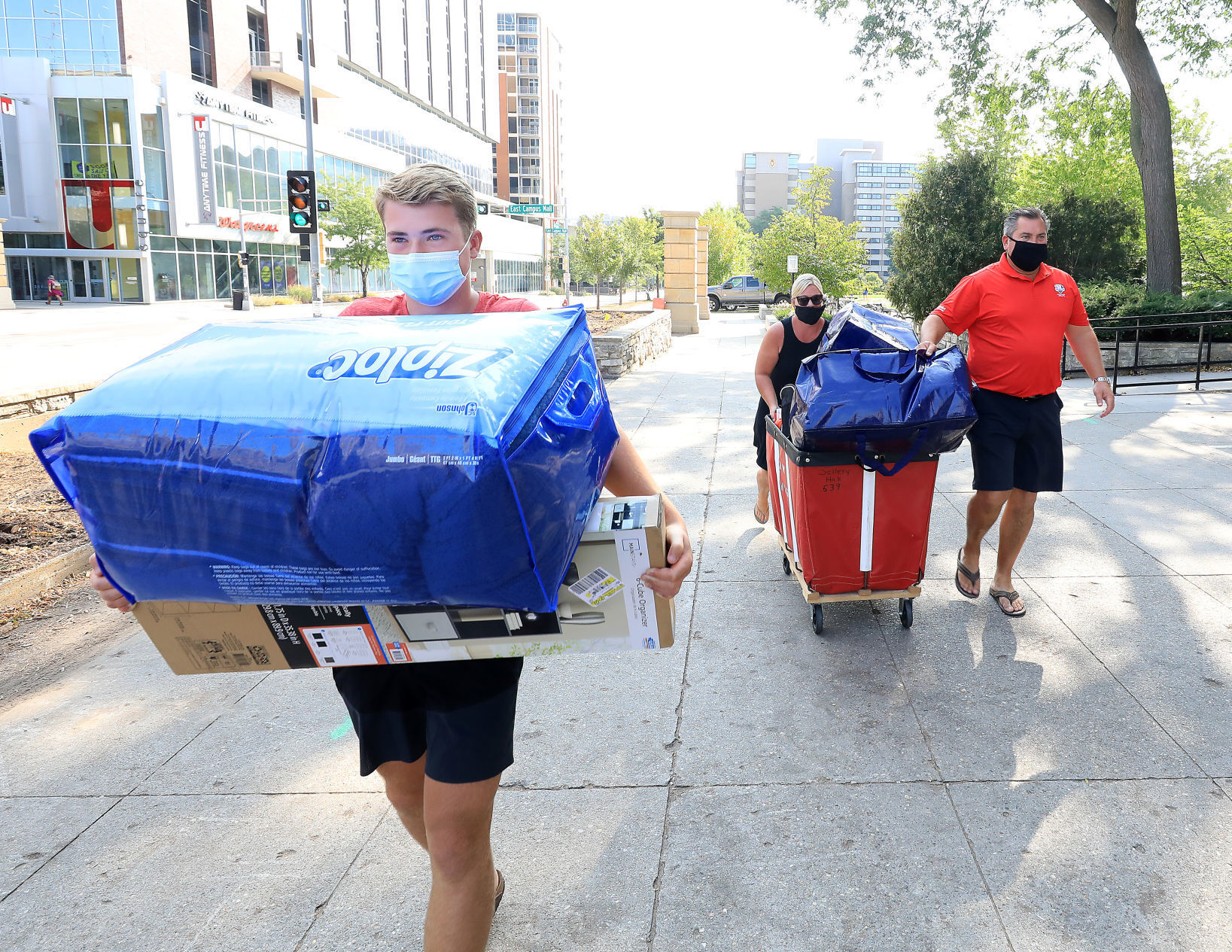 UW-Madison move-in during COVID-19 era: Masks, rules and crossed fingers